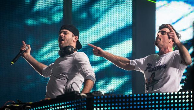 14310741_the-chainsmokers-tie-avicii-for-most-consecutive_e963b2d5_m.jpg